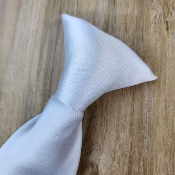 🩵Manzini Neckswear Collection White Pre-Tied Clip-on Tie Youth - Picture 4 of 8